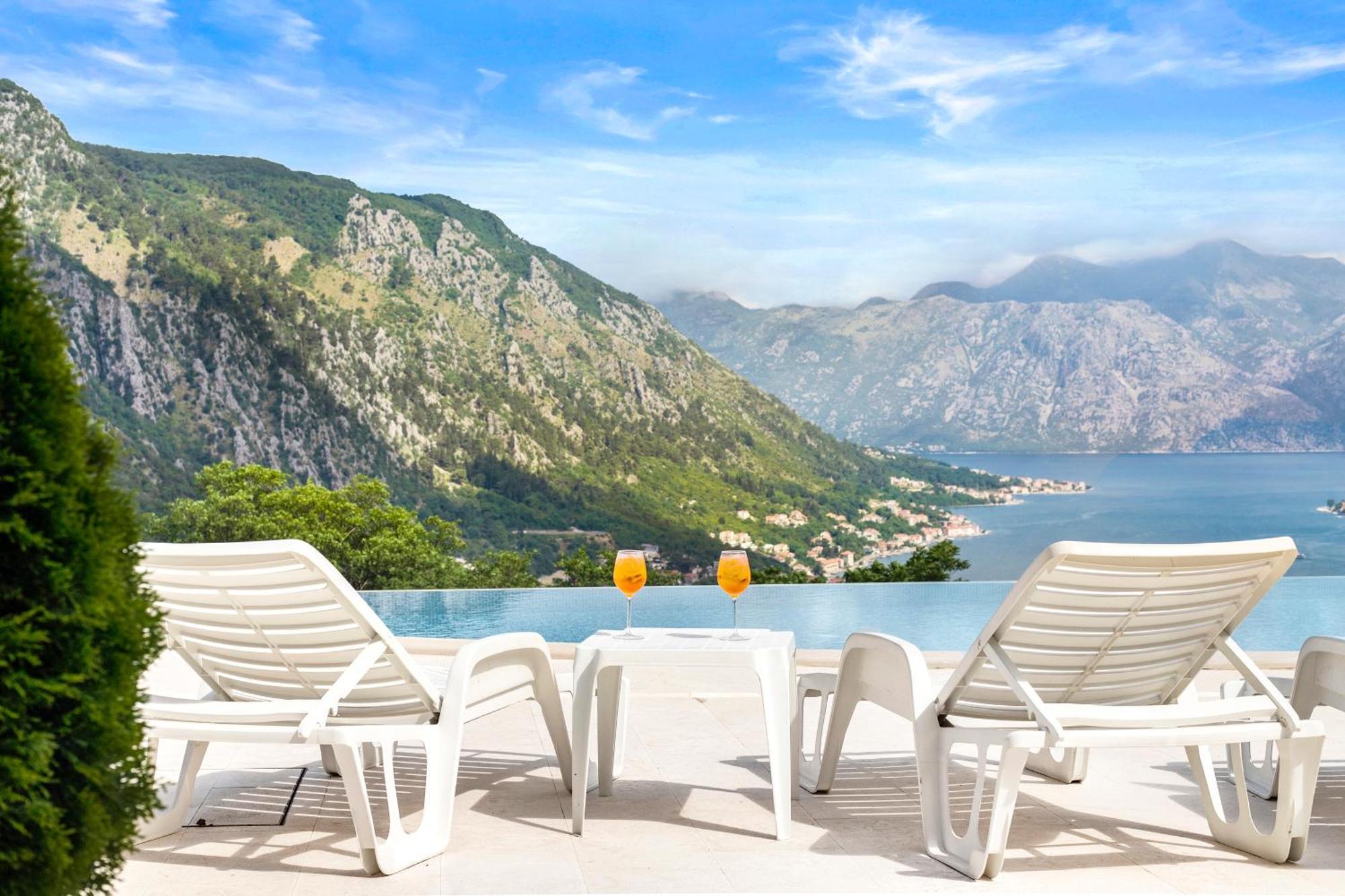 Boka Devine Residence Kotor Exteriör bild