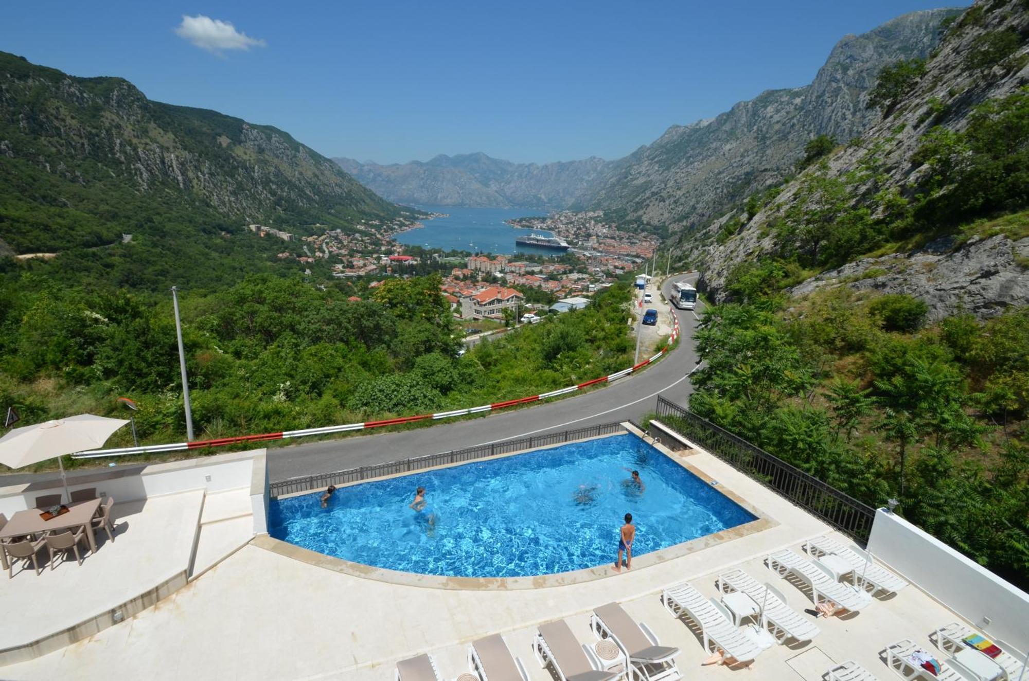 Boka Devine Residence Kotor Exteriör bild