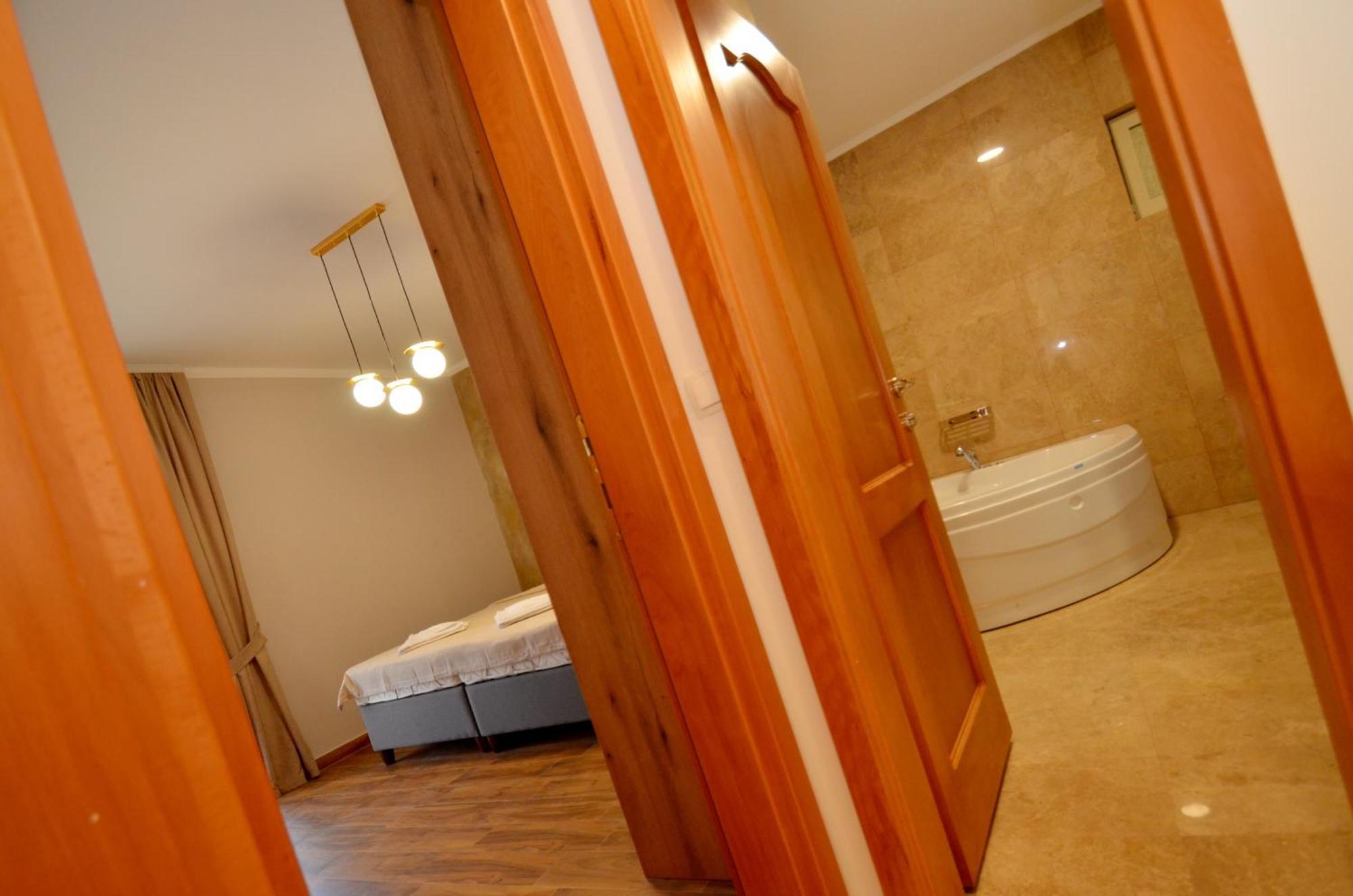 Boka Devine Residence Kotor Rum bild